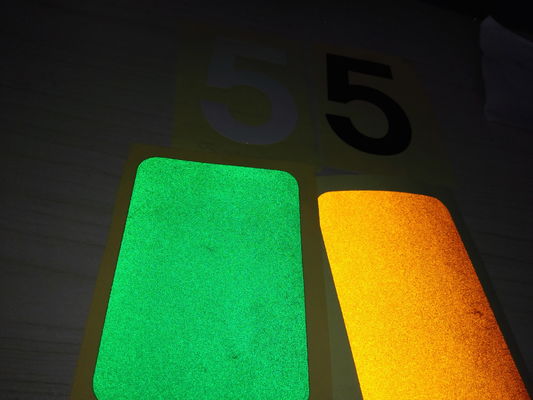 Rollo de película reflectante de corte para señalización vial, Plotter de cuentas de vidrio de vinilo, material de hoja reflectante de colores de grado de ingeniero, 5 años