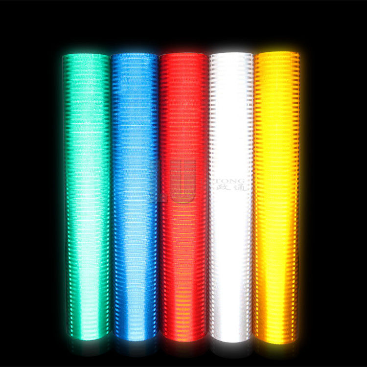 Hojas de vinilo retro reflectantes HIP resistentes a la intemperie para señales de tráfico
