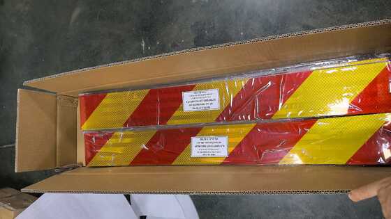 Fabricante pegatinas reflectantes placa de marcado trasera pegatina de corte personalizado de vehículo rayas de chevron reflectantes